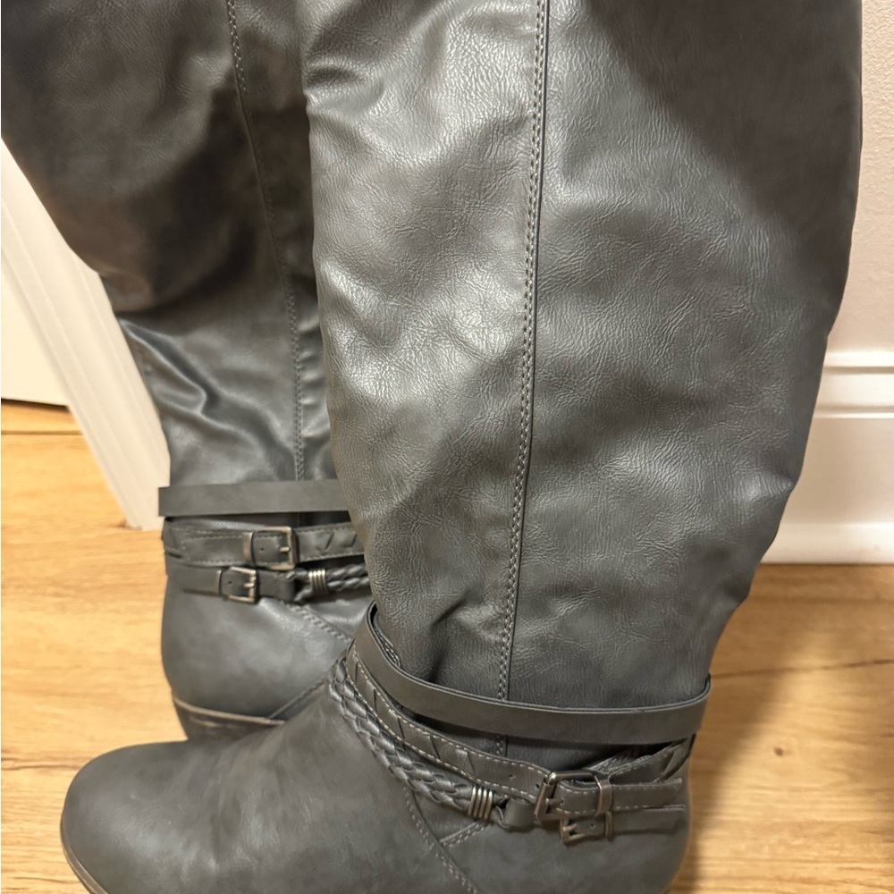 New Rampage Gray Women's Boots Size 9.5
